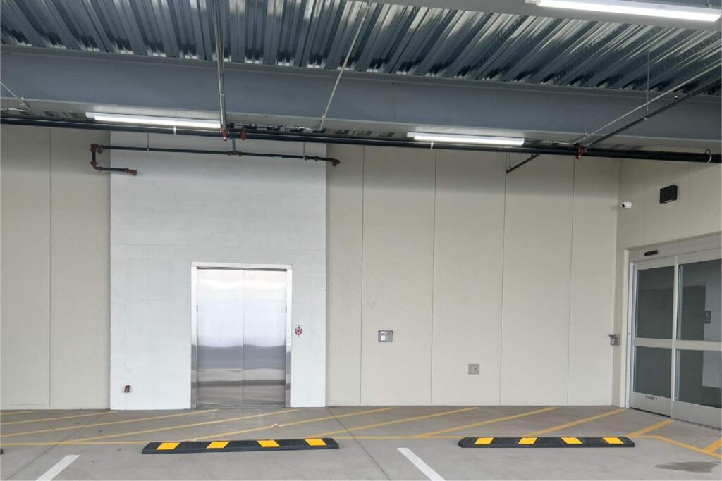 19Withequipment-relatedservicesadd3to4images-01